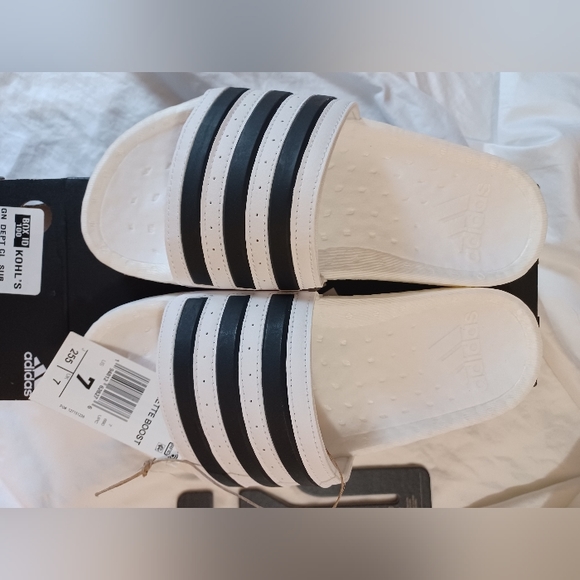 ADIDAS ADILETTE BOOST SLIDES - Picture 5 of 8